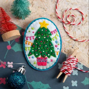 Merry Christmas Felt Craft Brooch Kit