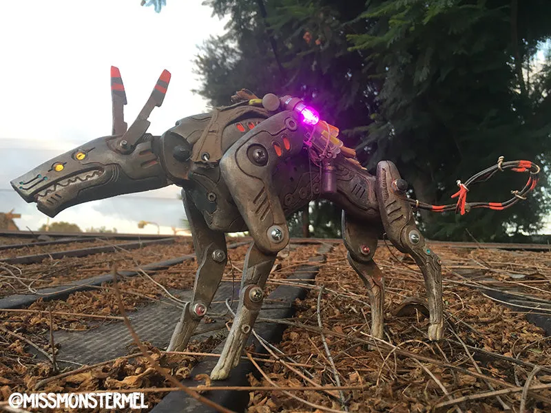 "FTCH-09" H.U.N.D UNIT ARTCULATED TOY
