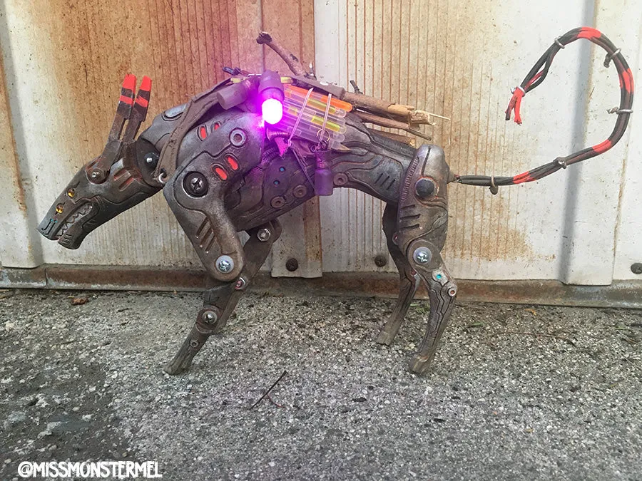 "FTCH-09" H.U.N.D UNIT ARTCULATED TOY